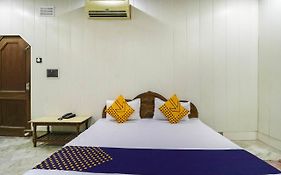 Spot On 65416 Hotel Classic